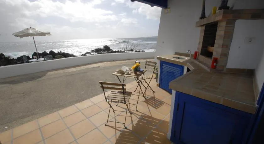 Punta mujeres casitas del mar - Image 1