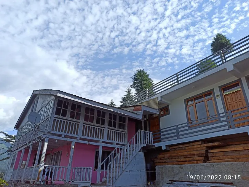 Mighty Manali - A home in the mountains Home-stay - Image 1