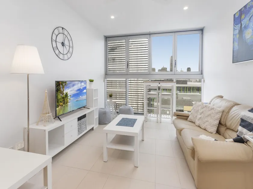 Beautiful Unit with Gym and Pool near Museums - Image 1