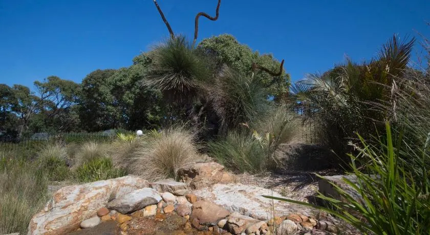 The Lakes Beachfront Holiday Park - Image 1