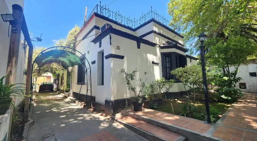 Rufino`s Guesthouse - Image 1