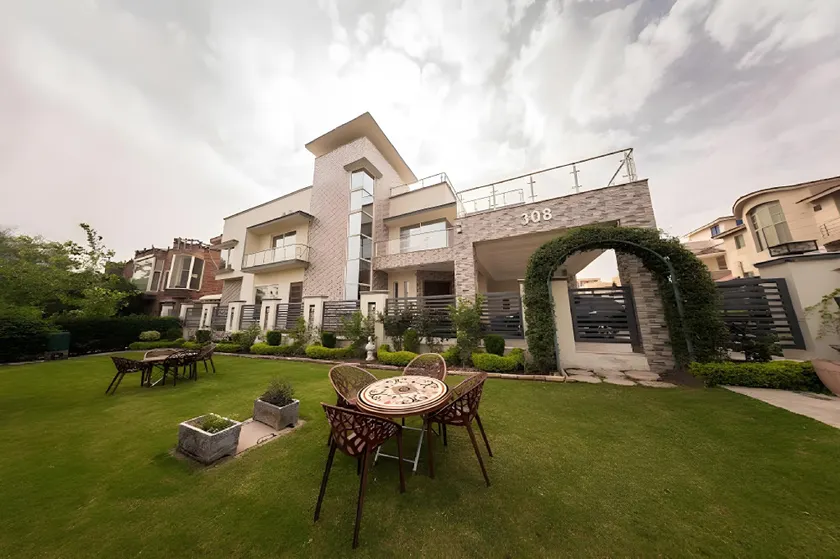 Canadian Inn Islamabad - Image 1