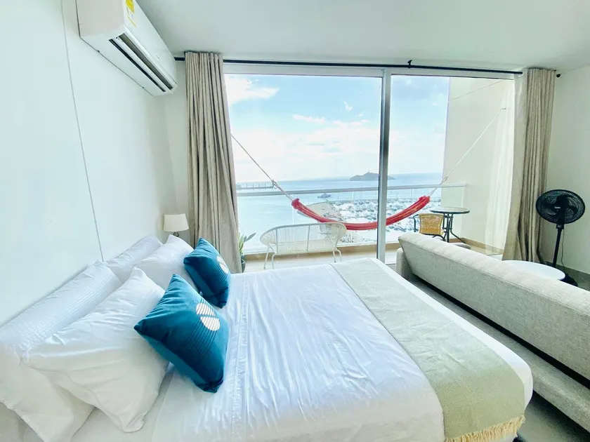 Blue Loft ocean view rooftop pool + prime location - Image 1