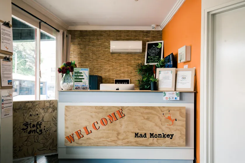 Mad Monkey Broadway - Image 1