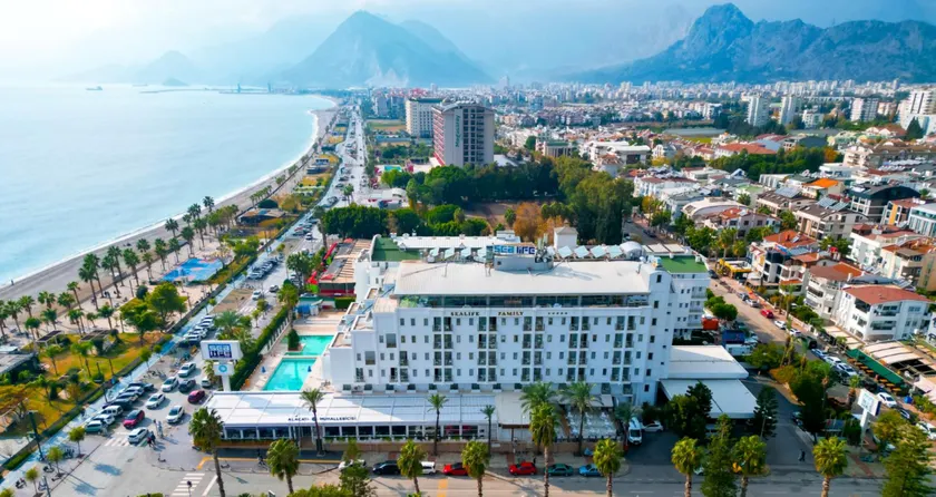 Sealife Family Resort Hotel - Image 1