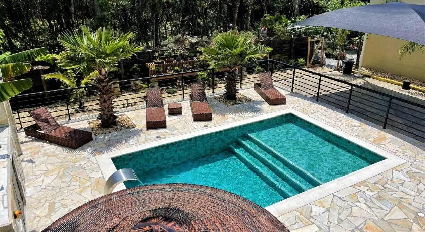 Casa Privativa com Piscina na Barra da Ferrugem/SC - Image 1