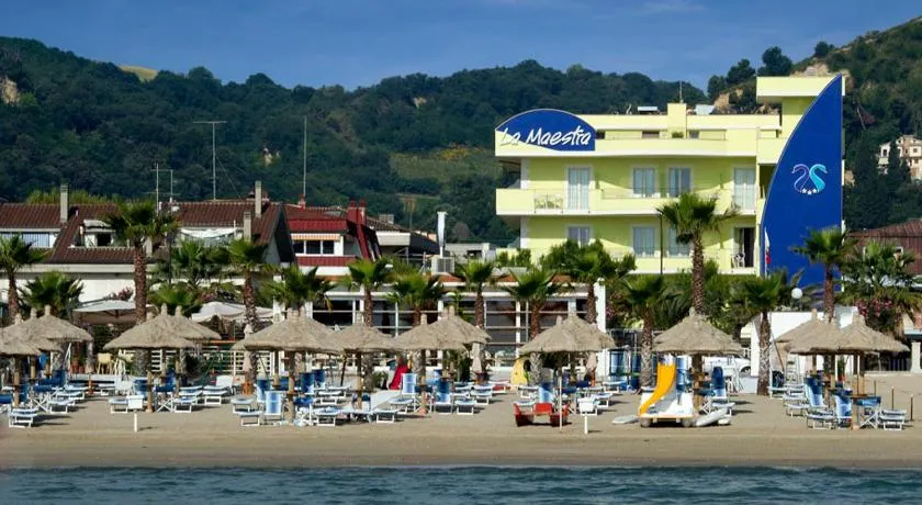 Hotel La Maestra - Image 1