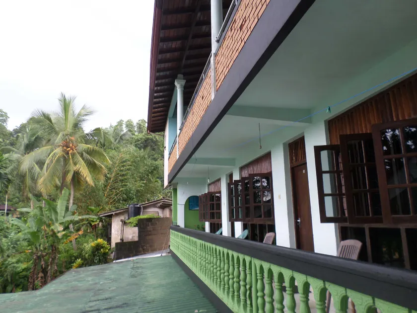 Rathna Gems Halt - Image 1