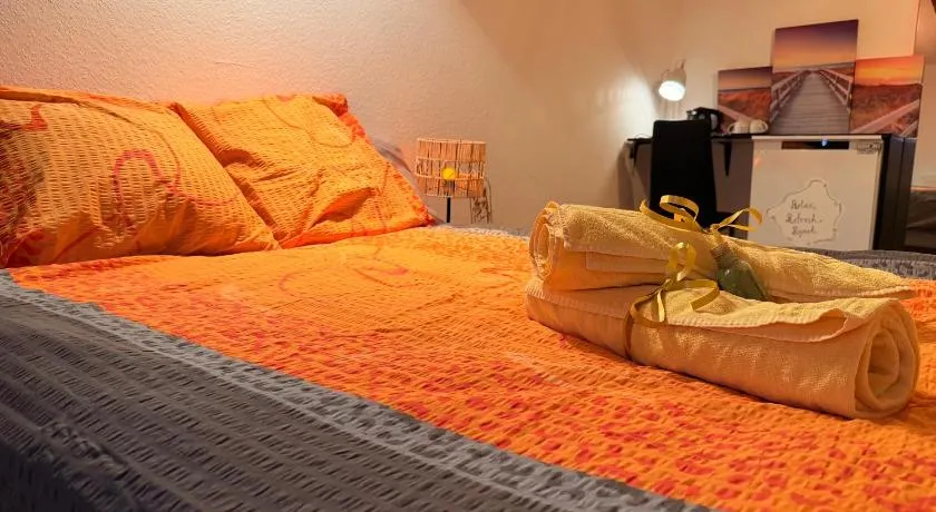 Golden Boutique - Image 1