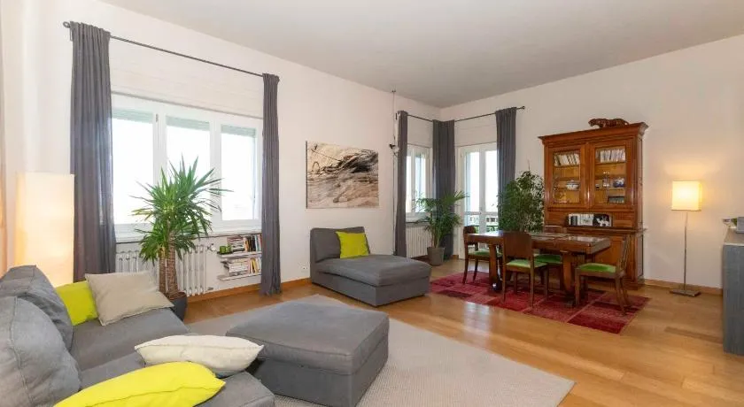 GuestHost - Charming apartment with parking! - Image 1