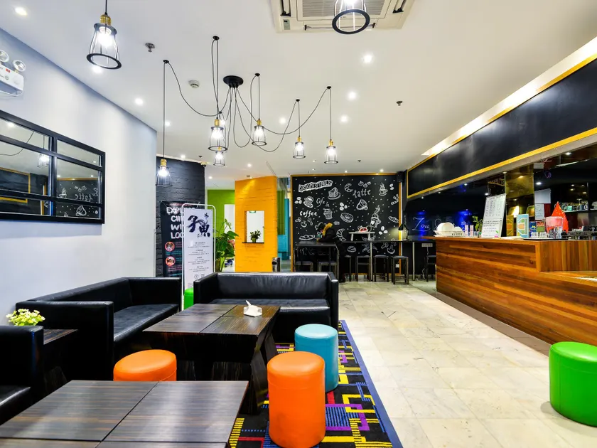 Shanghai Fish Inn Bund - Image 1