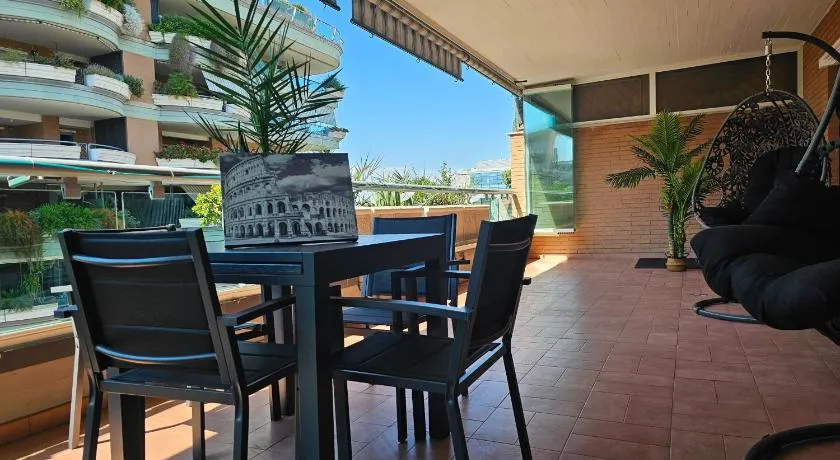 Rome Phoenix Suite Eur - piscina stagionale - Image 1