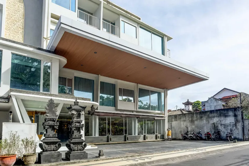 Dancenter Premium Legian Hotel - Image 1