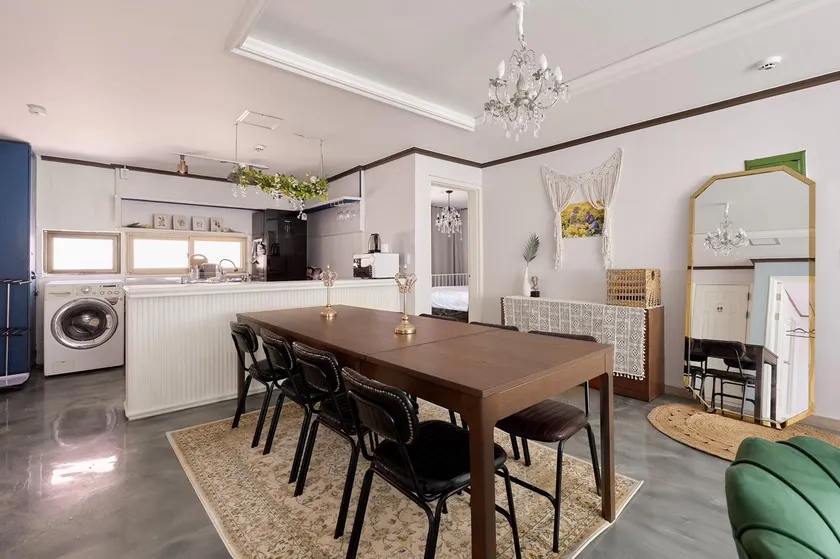 Hapjeong Station Exit 7, 5 minute walk, 3 rooms - Image 1