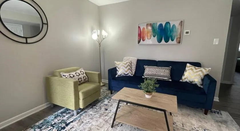 * Prime Place * Pet Friendly * King Bed * - Image 1