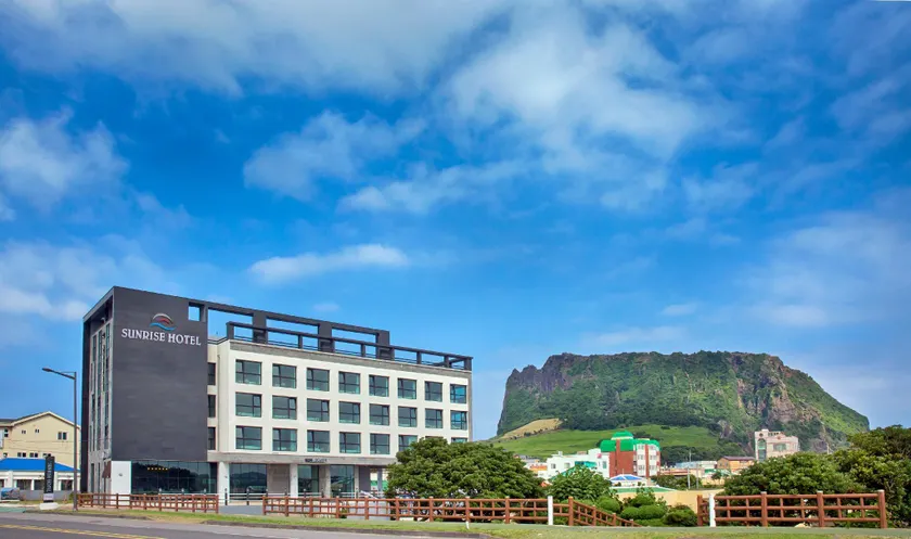 Sunrise Hotel Seongsan - Image 1