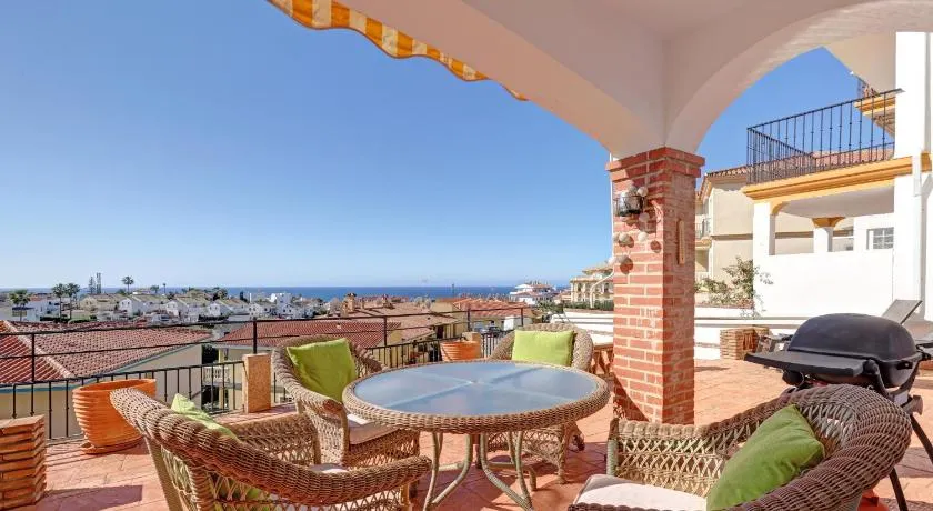 Appartement vue mer sur une terrasse de 80 m², avec piscine & Wi-Fi - Image 1