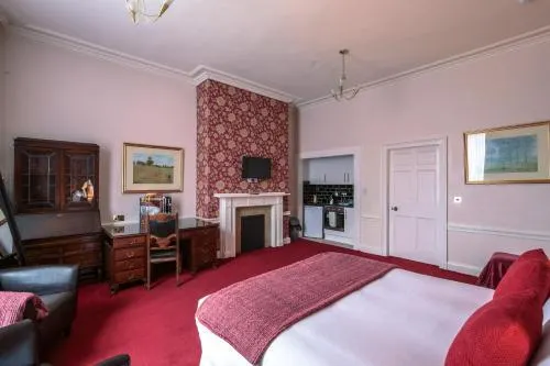 Roscoe House - Image 1