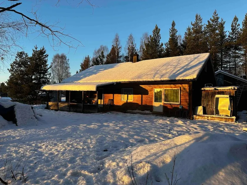Bungalow med öppen spis Takdusch badkar och high speed wifi - Image 1