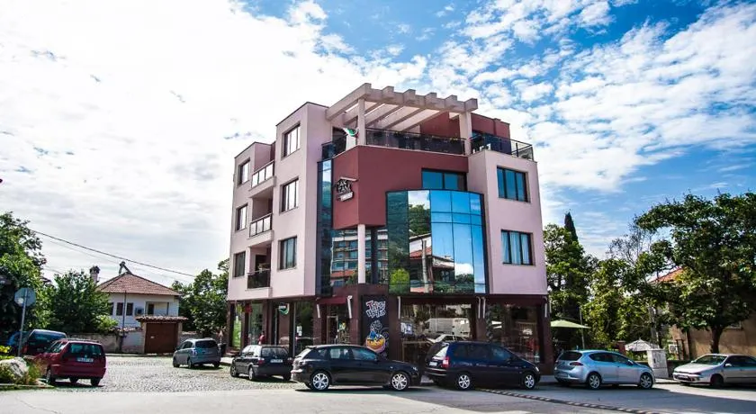 Family Hotel Pak Tam - Image 1