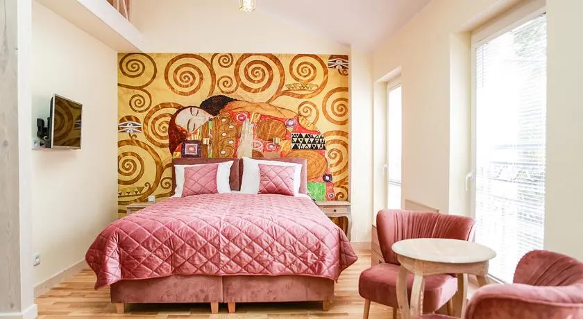 Main Square Platan Loft Collection - Image 1