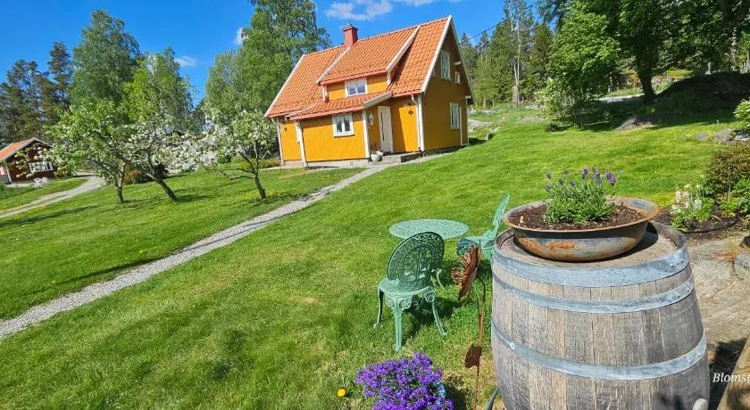 Cozy Country House - Image 1