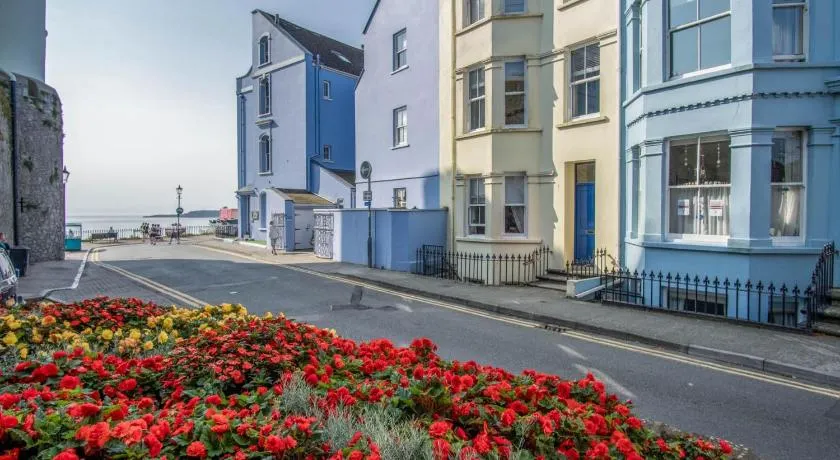 Beachcomber Seaside Apartment - 2 Bedroom - Tenby - Image 1