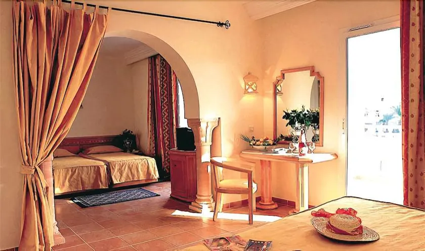 Isis Hotel And Spa - Image 1
