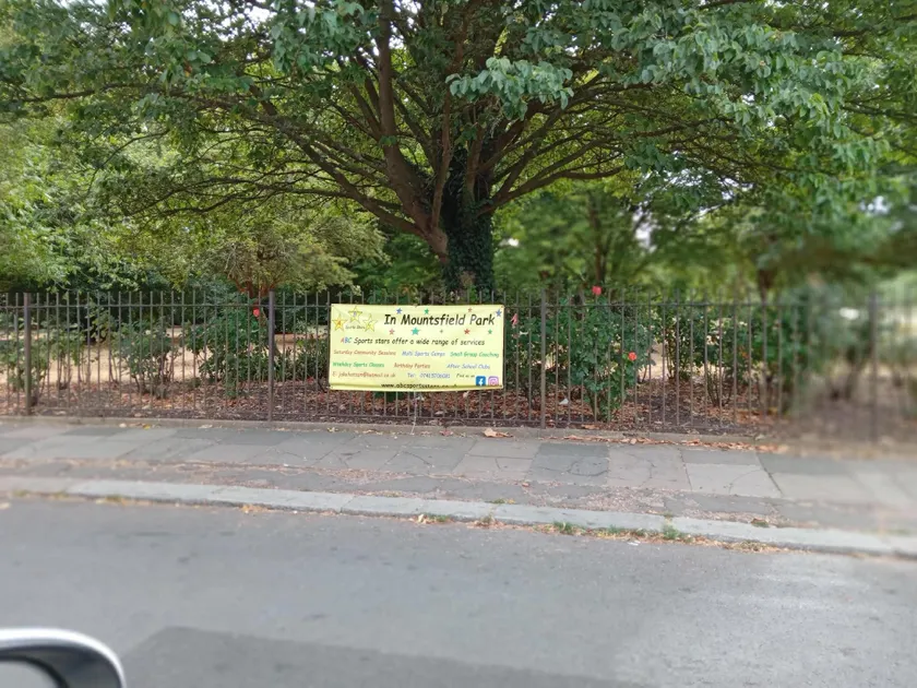 Lovely 1 bedroom flat 5 minutes walk from station - Image 1