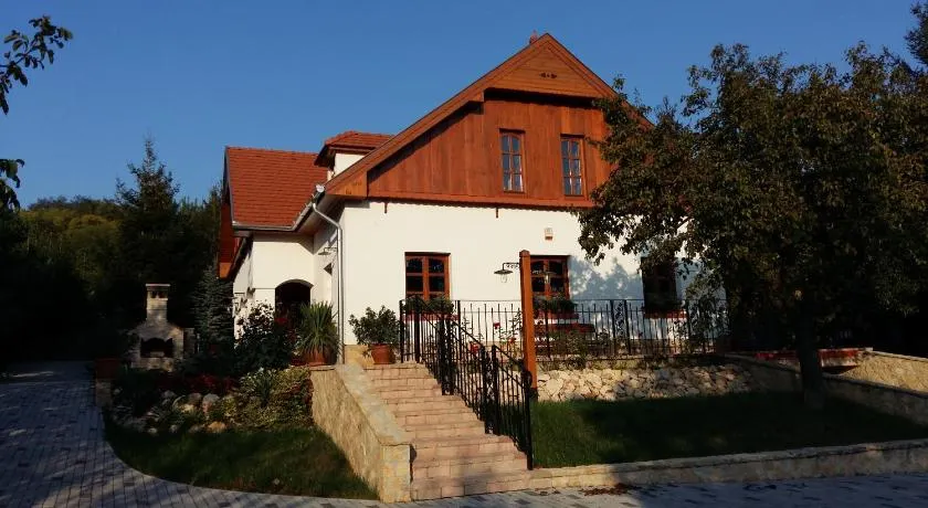 Madarász Vendégház - Image 1