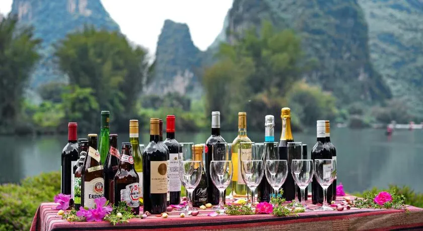 Yangshuo Mountain Retreat - Image 1