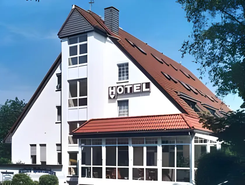 Airport Fashion Hotel - Image 1