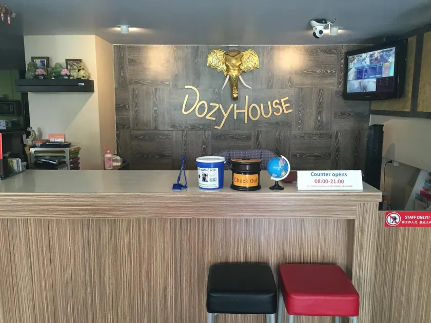 Dozy Lamoon House - Image 1