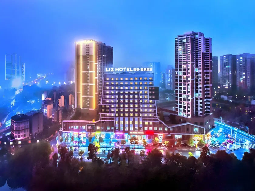 Mehood Lestie, Lingui Wanda Plaza Liangjiang Airport - Image 1