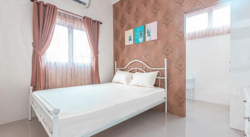 OYO Life 2658 Kost Rasyamada - Image 1