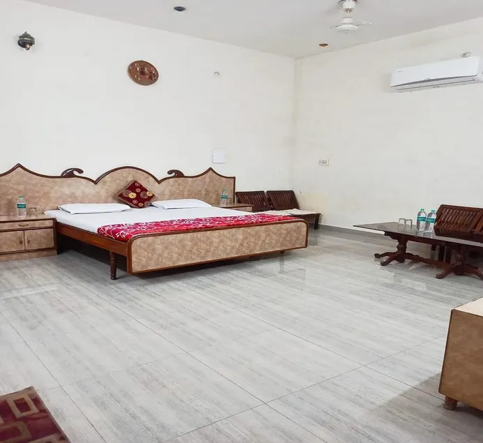Mini Mahal Hotel - Image 1