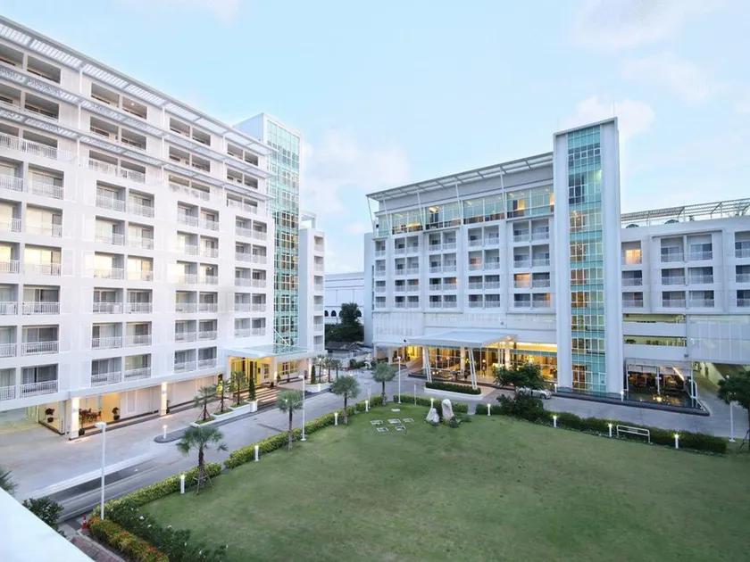Kameo Grand Hotel & Serviced Apartment, Rayong - Image 1