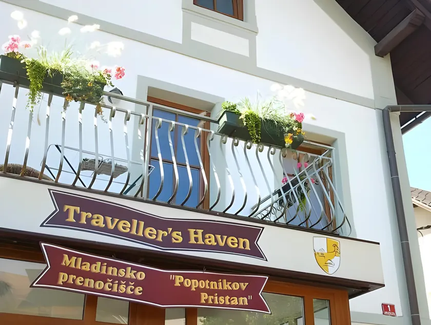 Travellers' Haven Hostel - Image 1