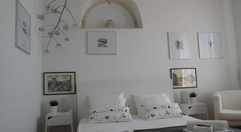 St. Lazarus Room - Image 1