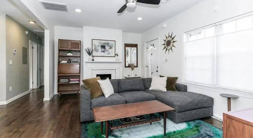 Stylish Cottage Near Stadium, BeltLine & Downtown - Image 1