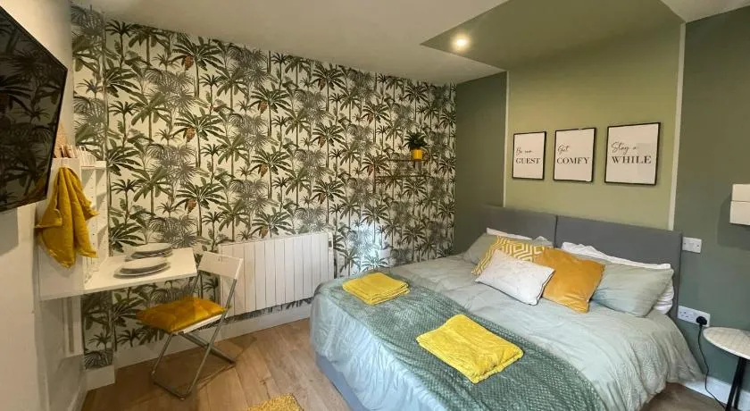 Market Dream King Bed, Deluxe Town Centre Studio - Image 1