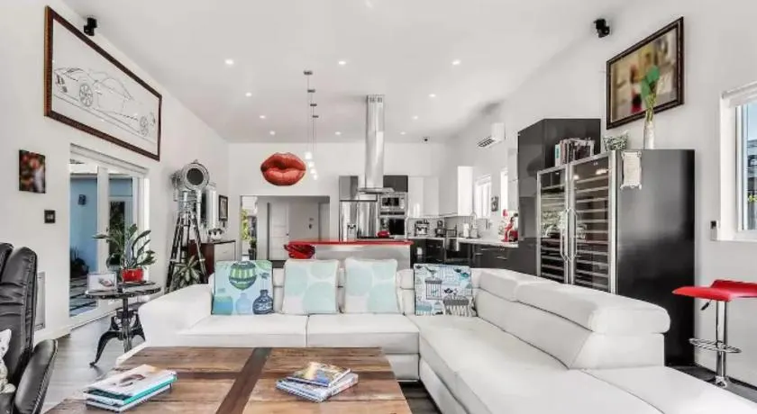 Modern Northwest Vacation Rentals in Miami - Image 1