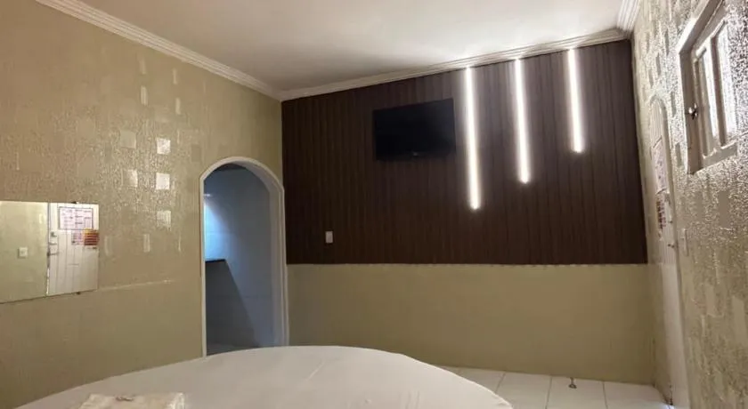 Ellus Motel - Image 1