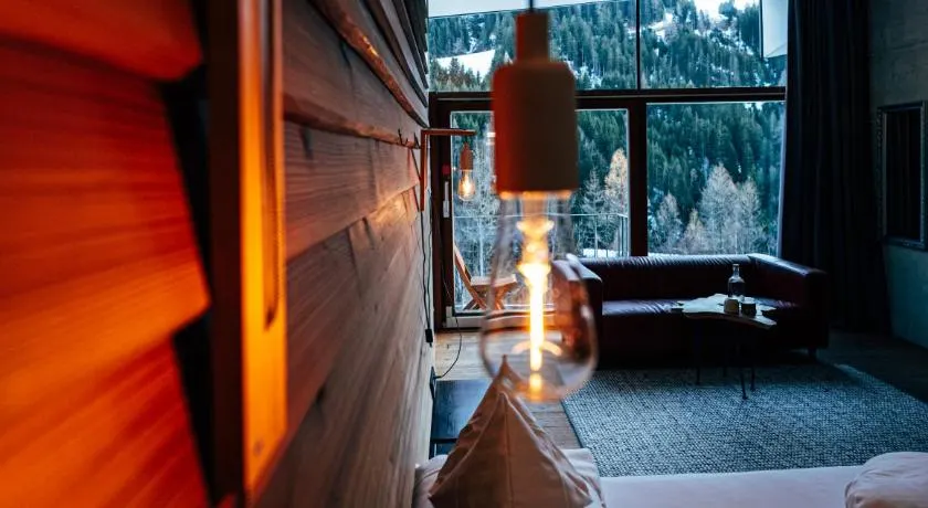 "Quality Hosts Arlberg" Hotel Lux Alpinae - Image 1