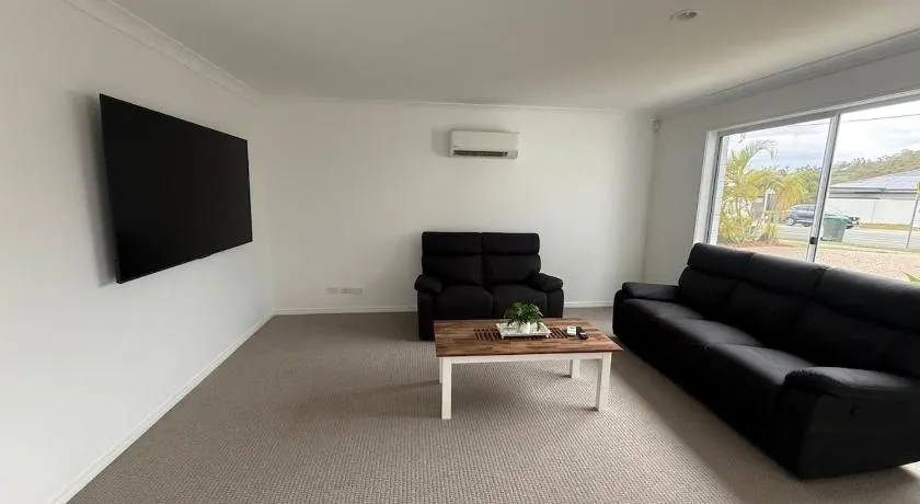Spacious Home Near Theme Parks - Image 1