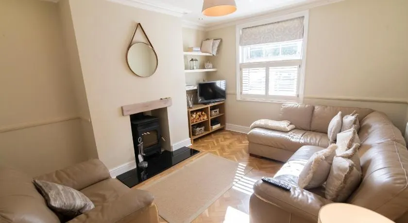Mulberry Cottage - Cosy 3 Bed Cottage near Lytham Windmill - Image 1