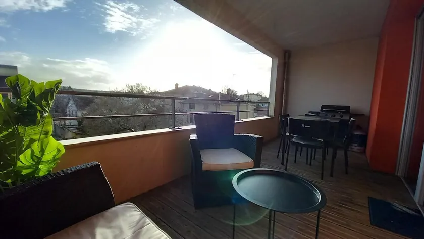 LE BARBUSSE 2 rooms, 3 bed, 20 min from the center - Image 1