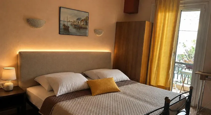 Retro Rooms - Image 1