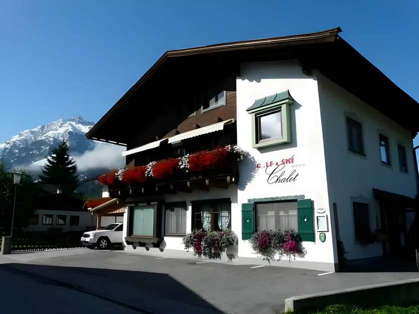 Golf & Ski Chalet - Image 1