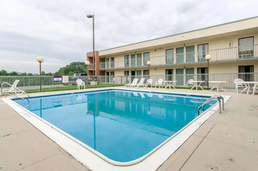 Q Inn - Image 1